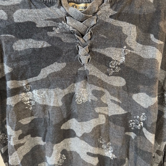 Democracy Camo Sparkle Lace up Neck Line Long Sleeve - Picture 2 of 7